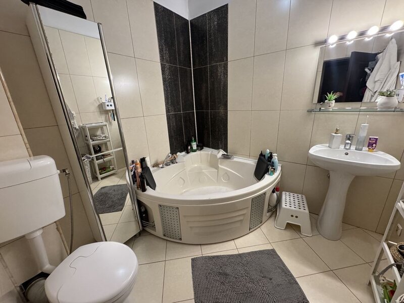 Iancu Nicolae, predare imediata, loc de parcare inclus, nou